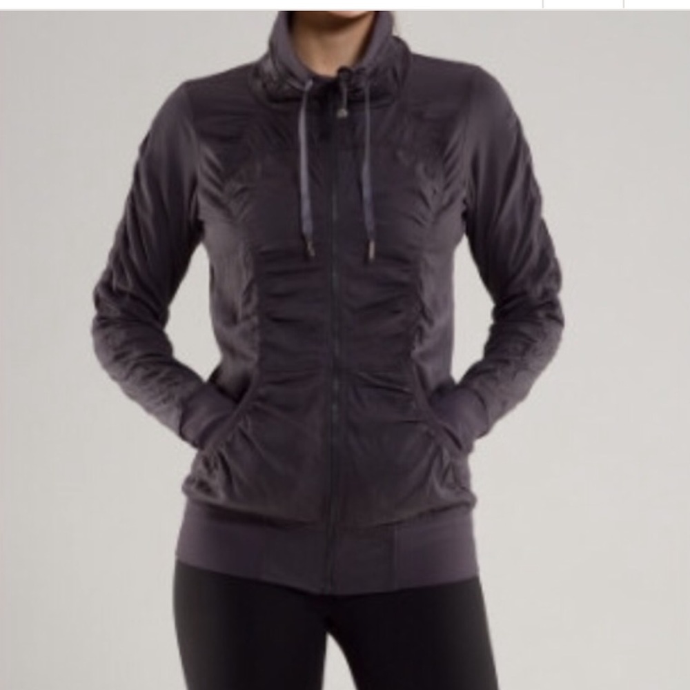 Lululemon Reversible Cool Down Jacket Gray Black Gem